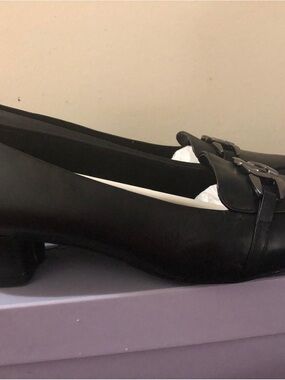 Easy Spirit Black Leather Low Block Heel Loafers